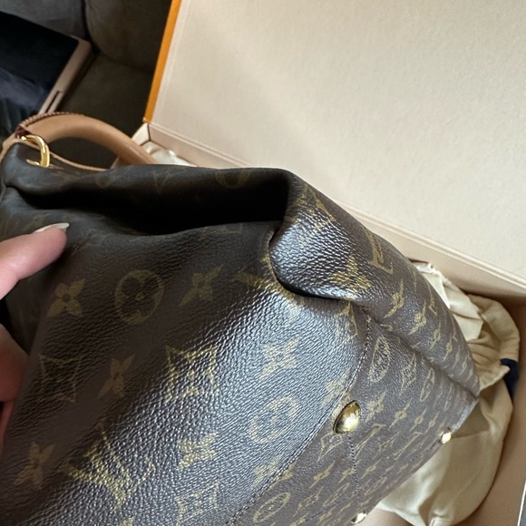 Stunning MM artsy Louis Vuitton tote selling for friend she’s firm on price - Picture 15 of 16